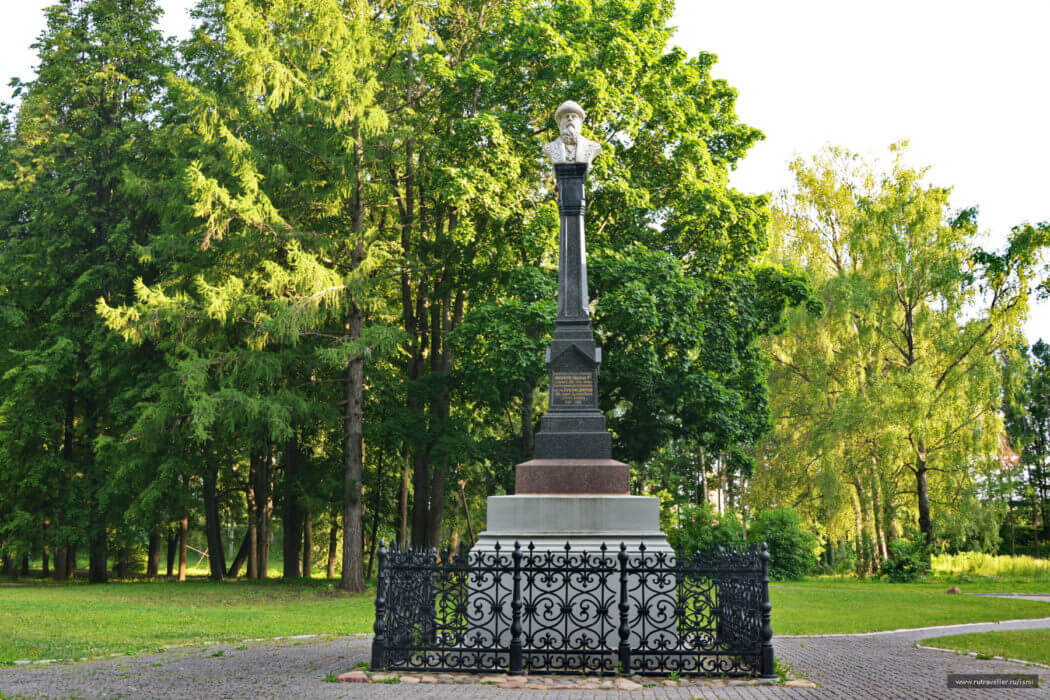 Памятник князю Василию I