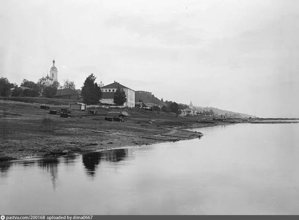 Общий вид города Плёса с реки Волги 1894