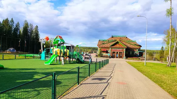 Детская площадка в Миловке