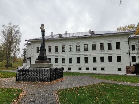 Памятник князю Василию I