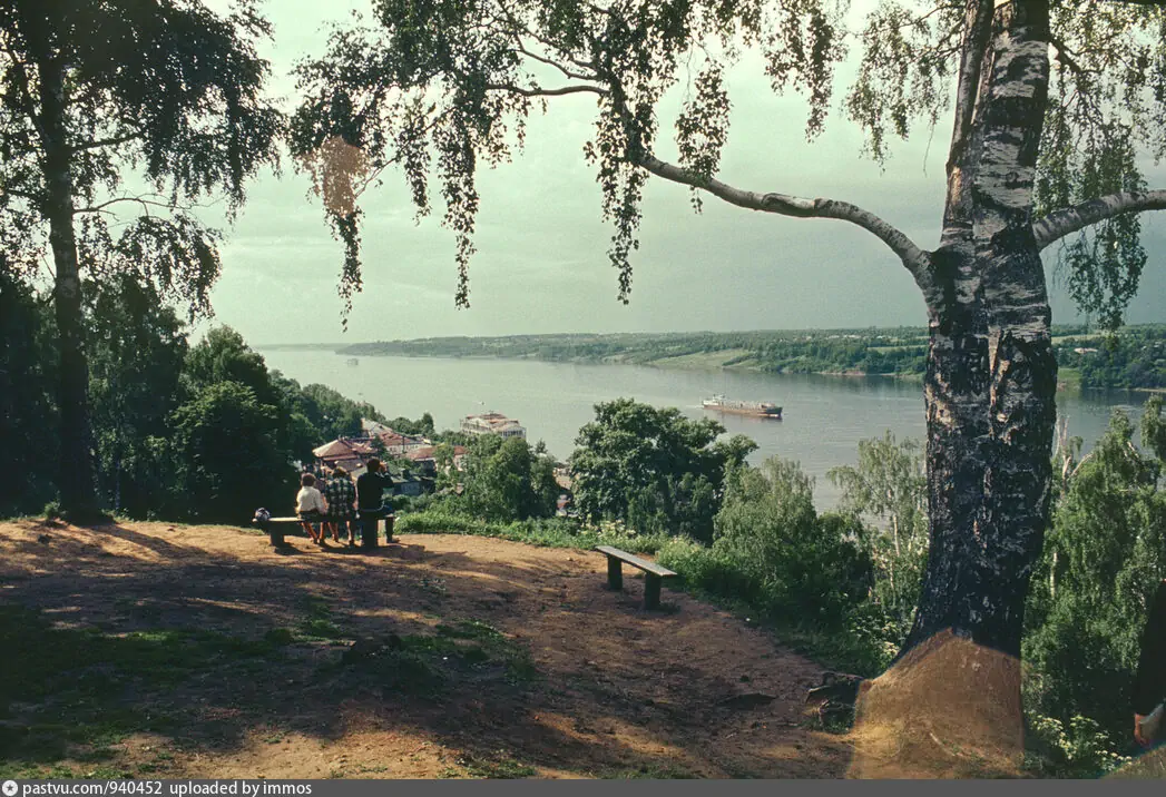 Вид на Волгу с Соборной горы. Сергей Бессмертный. 1984